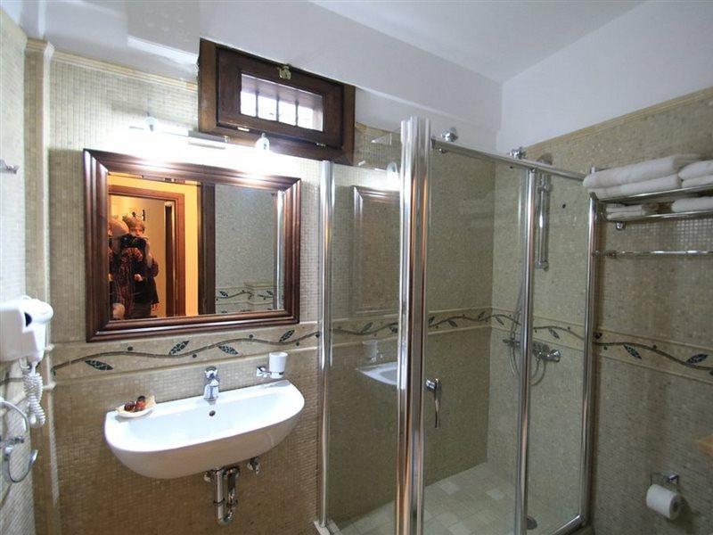 Boutique Hotel Muzaka Berat Exteriér fotografie